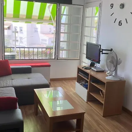 Apartamentogolfcostadelsol 托雷德本纳贾尔邦